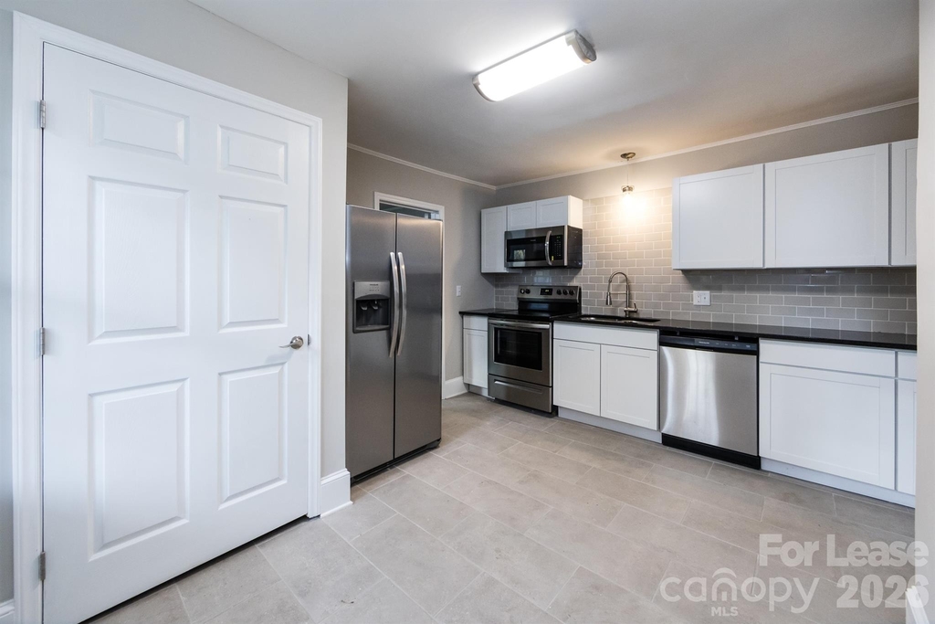1613 Parson Street - Photo 17