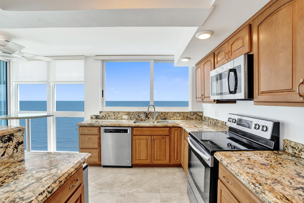 1360 S Ocean Boulevard - Photo 37
