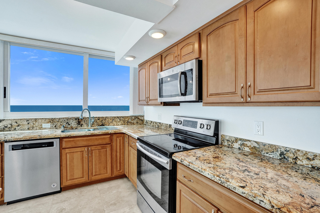 1360 S Ocean Boulevard - Photo 36