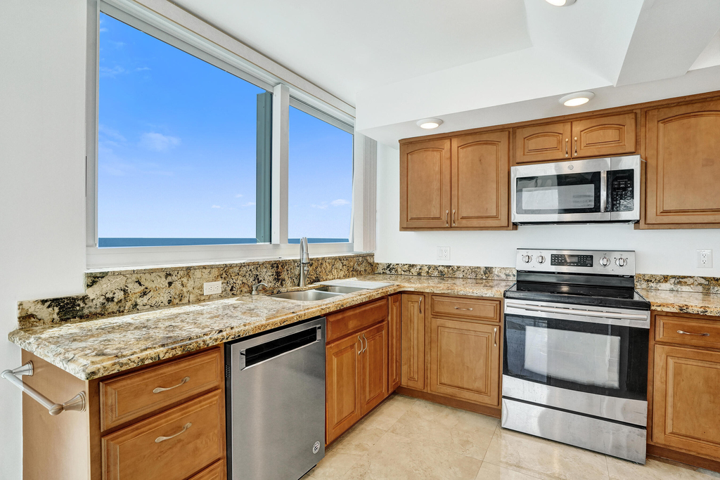 1360 S Ocean Boulevard - Photo 38