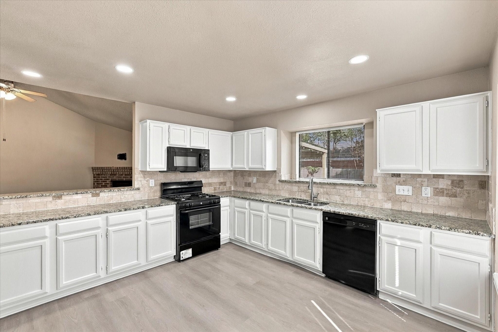 1328 Homestead Street - Photo 8