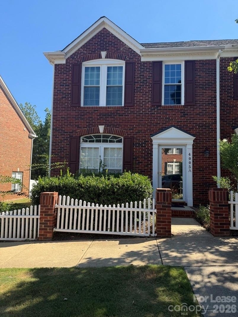 4005 Christine Lane - Photo 0