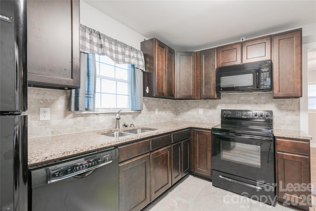 2108 Highland Street - Photo 8