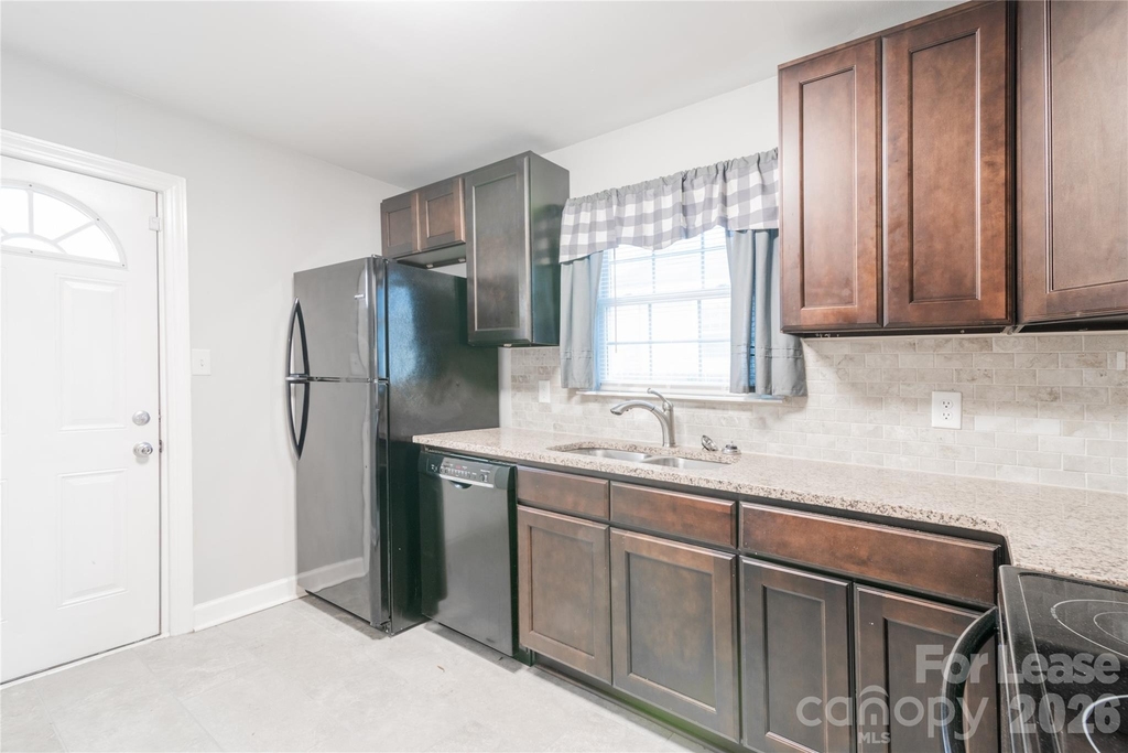 2108 Highland Street - Photo 5