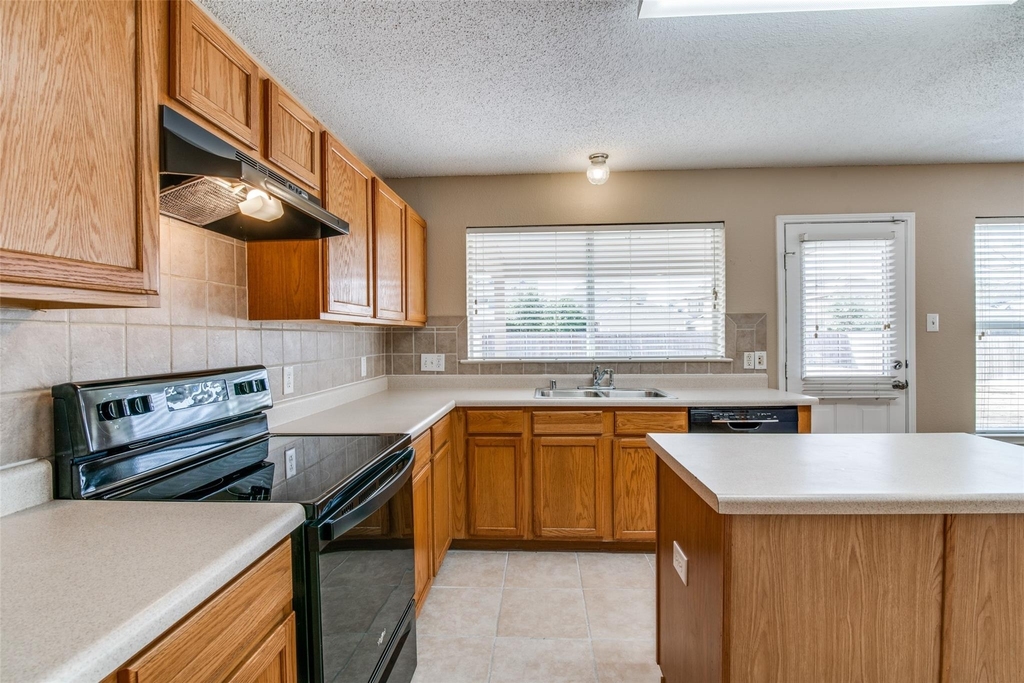 103 Bowie Street - Photo 6