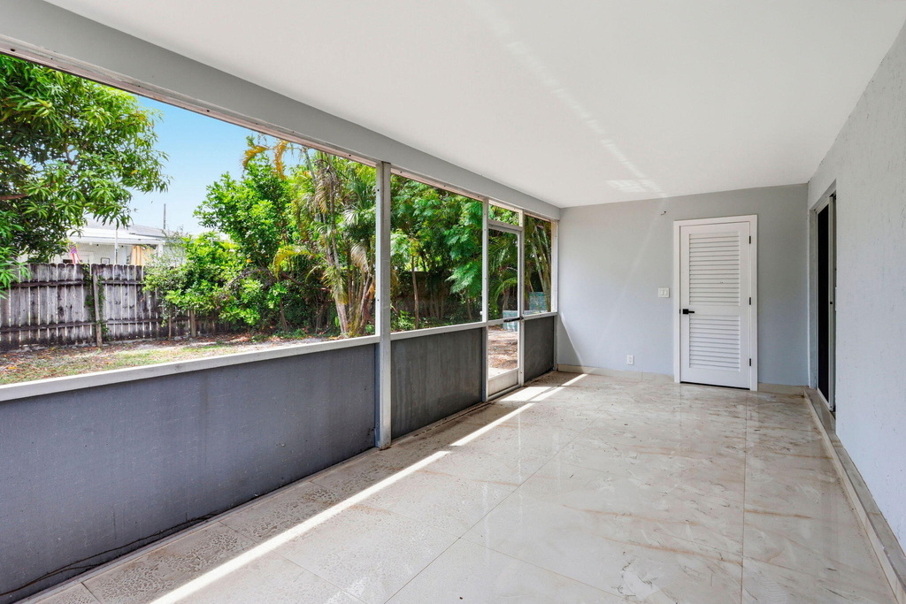 2975 Ne 2nd Avenue - Photo 35