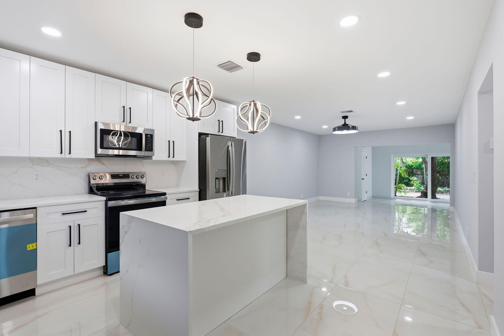2975 Ne 2nd Avenue - Photo 6
