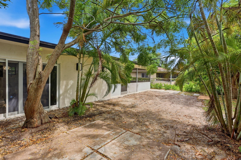 2975 Ne 2nd Avenue - Photo 30
