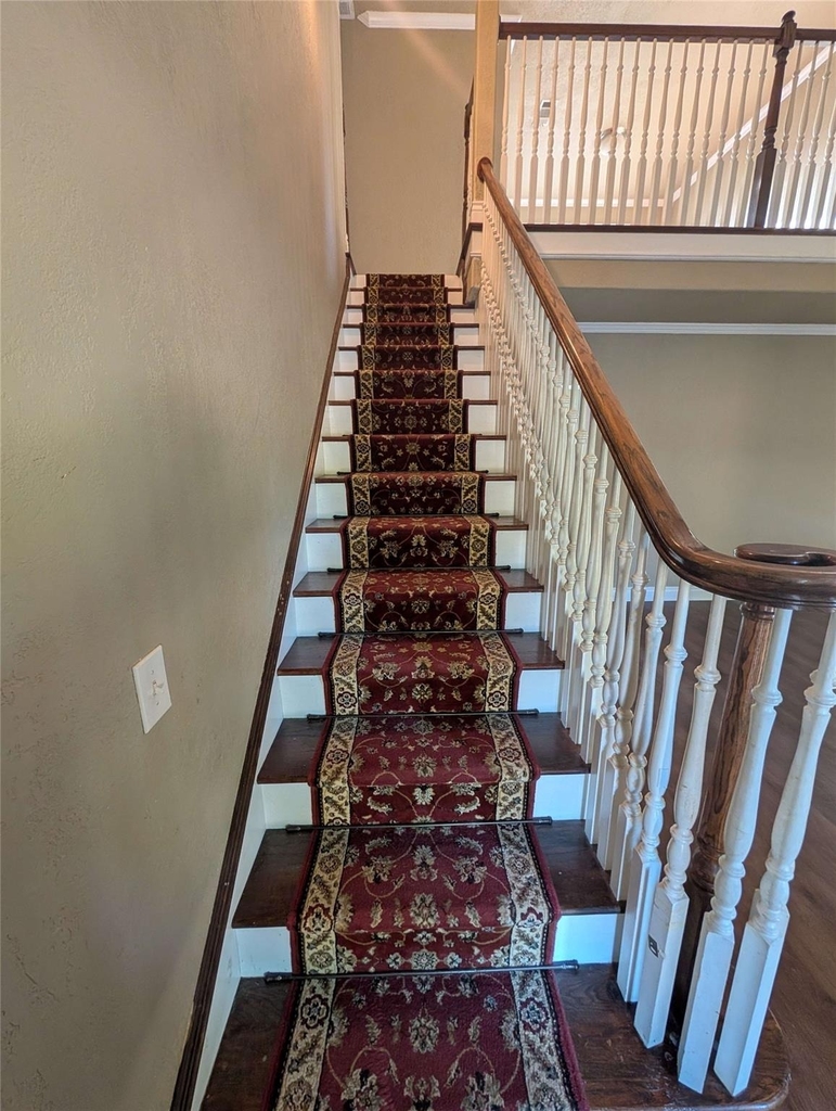 1940 Cedar Ridge Drive - Photo 2