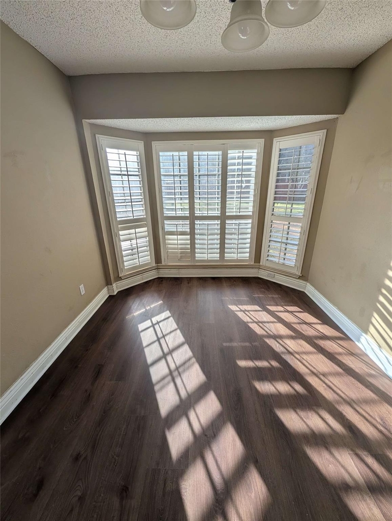 1940 Cedar Ridge Drive - Photo 5