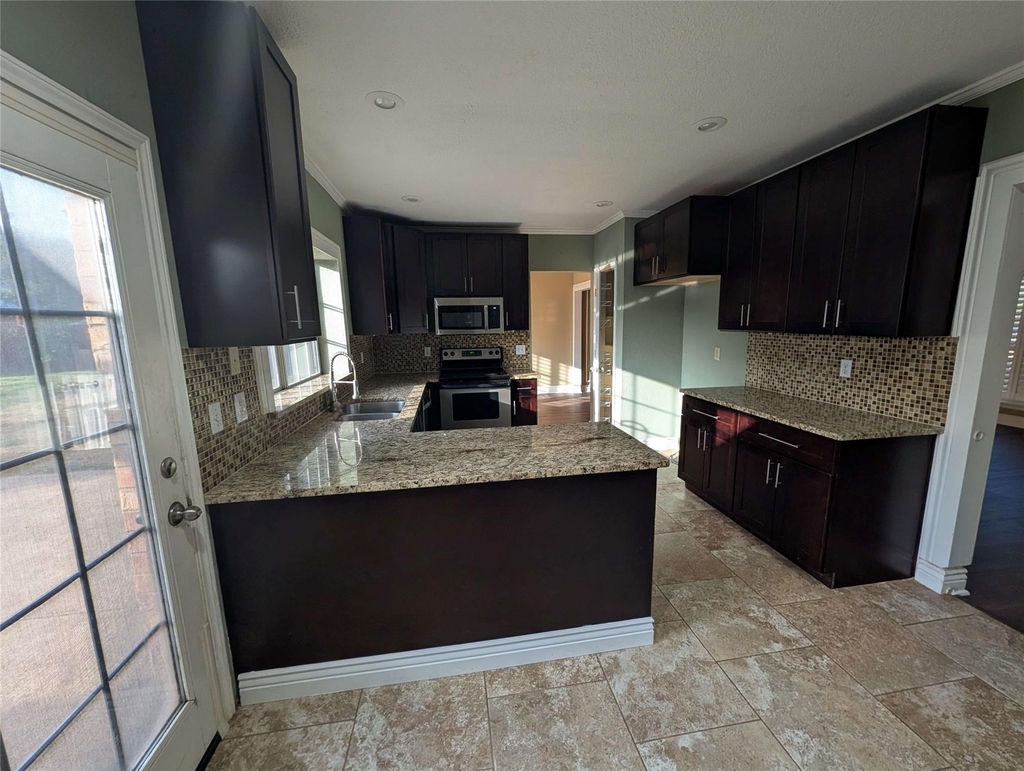 1940 Cedar Ridge Drive - Photo 11