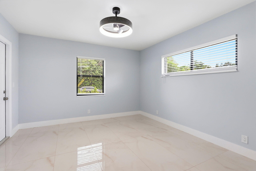 2999 Ne 2nd Avenue - Photo 20