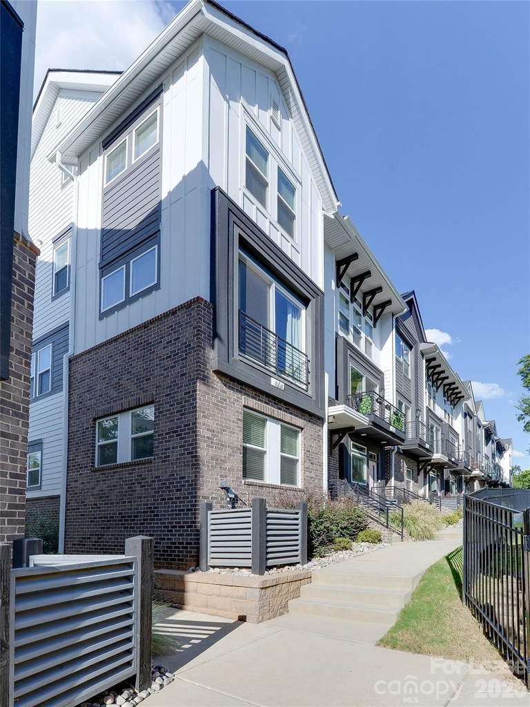 606 W End Drive - Photo 43