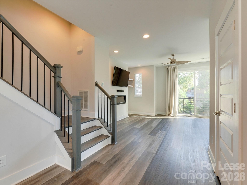 606 W End Drive - Photo 8