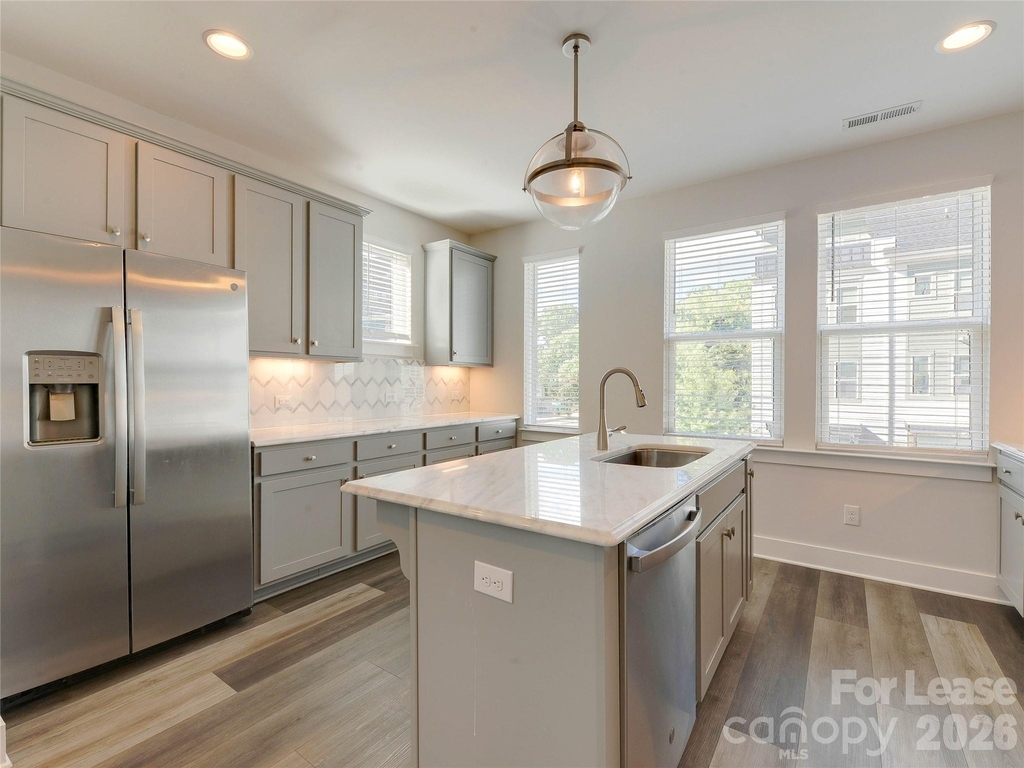 606 W End Drive - Photo 17