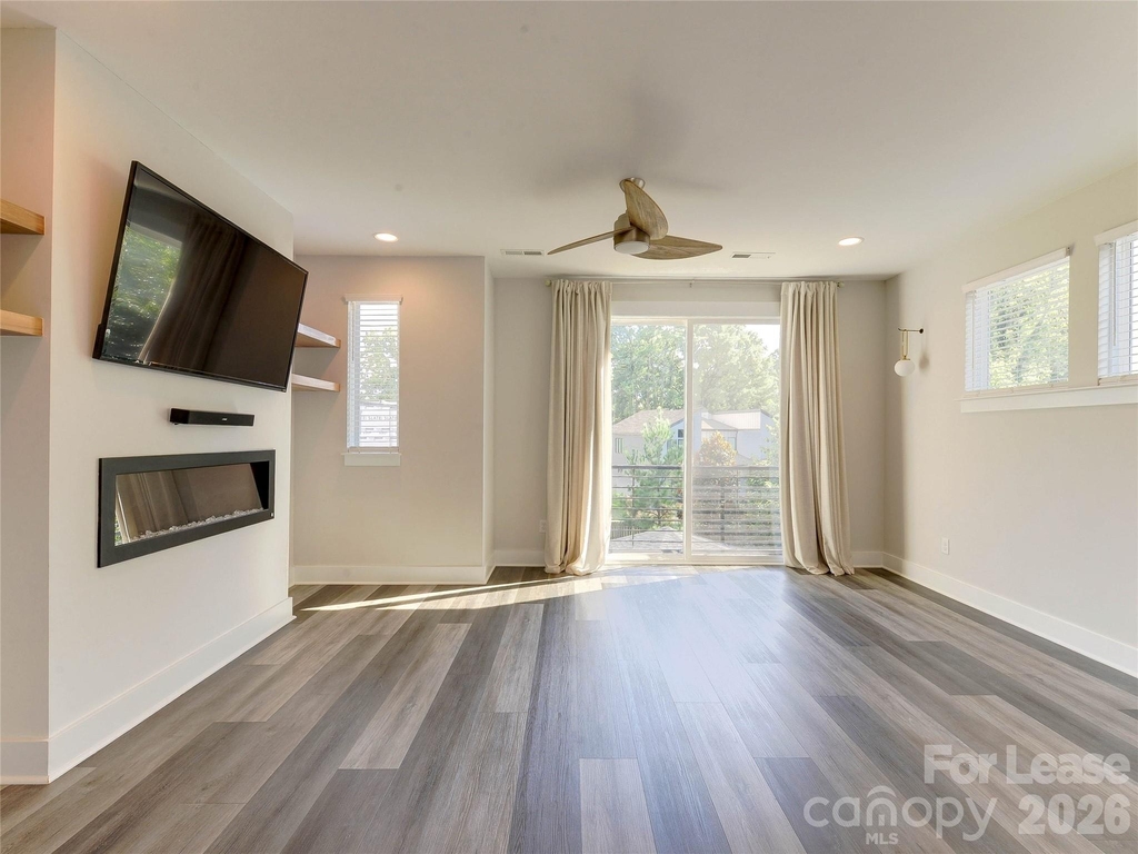 606 W End Drive - Photo 9