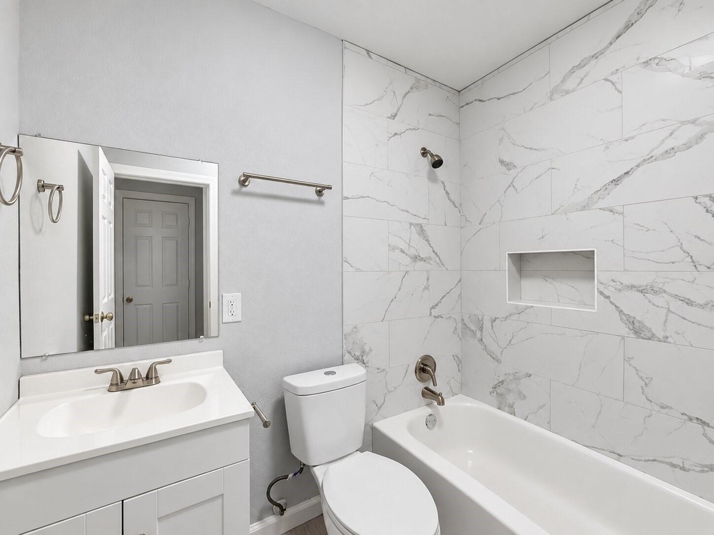 300 Emma Street - Photo 4