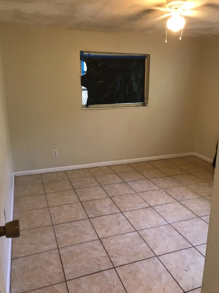 827 Nw 10th Terrace - Photo 10