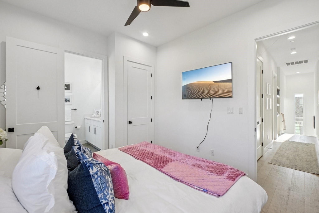 145 N Henderson Avenue - Photo 29