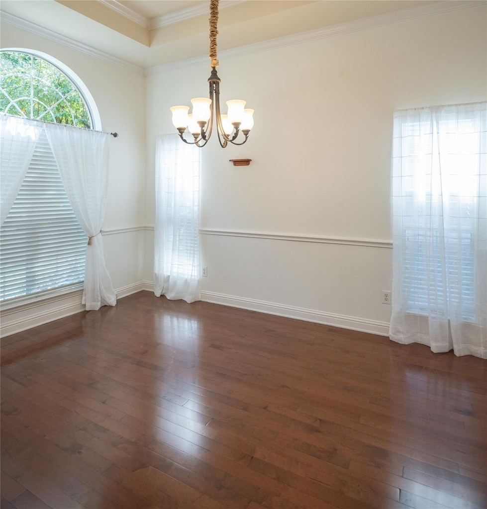 742 Yellowstone Drive - Photo 3
