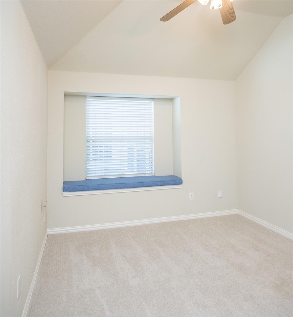 742 Yellowstone Drive - Photo 15
