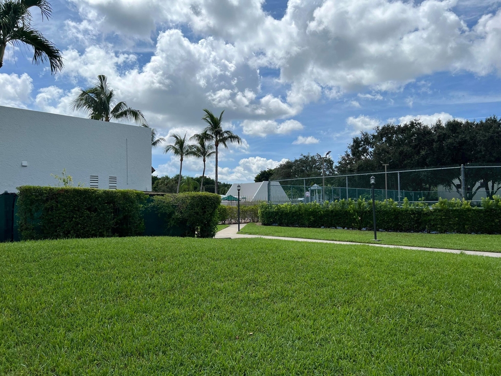 8951 Sw 19th Street - Photo 25