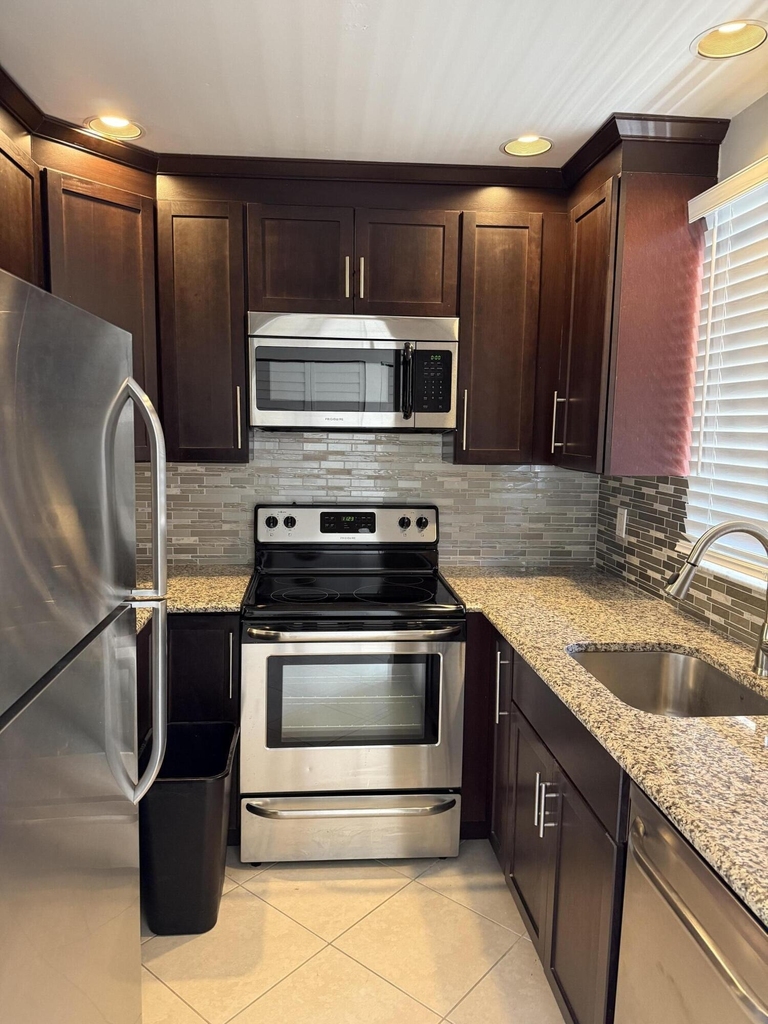 2755 W Atlantic Avenue - Photo 0