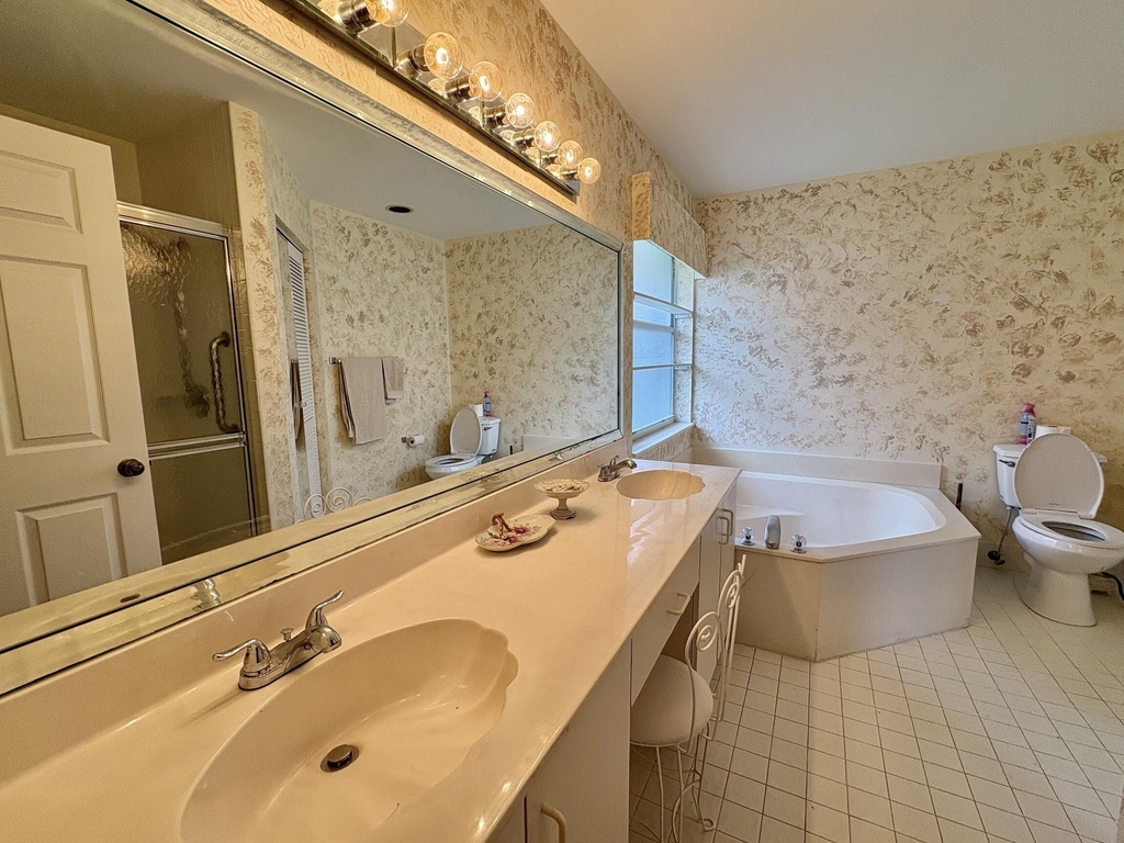 7702 Majestic Palm Drive - Photo 23