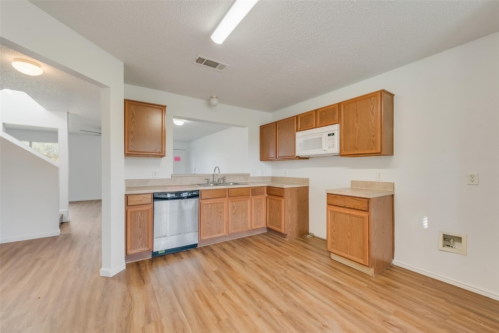 9711 Brierwyck Drive - Photo 12