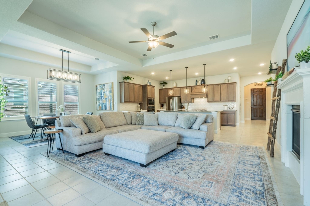8116 Maybury - Photo 3