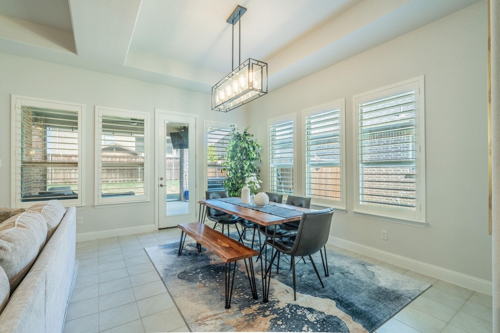 8116 Maybury - Photo 8