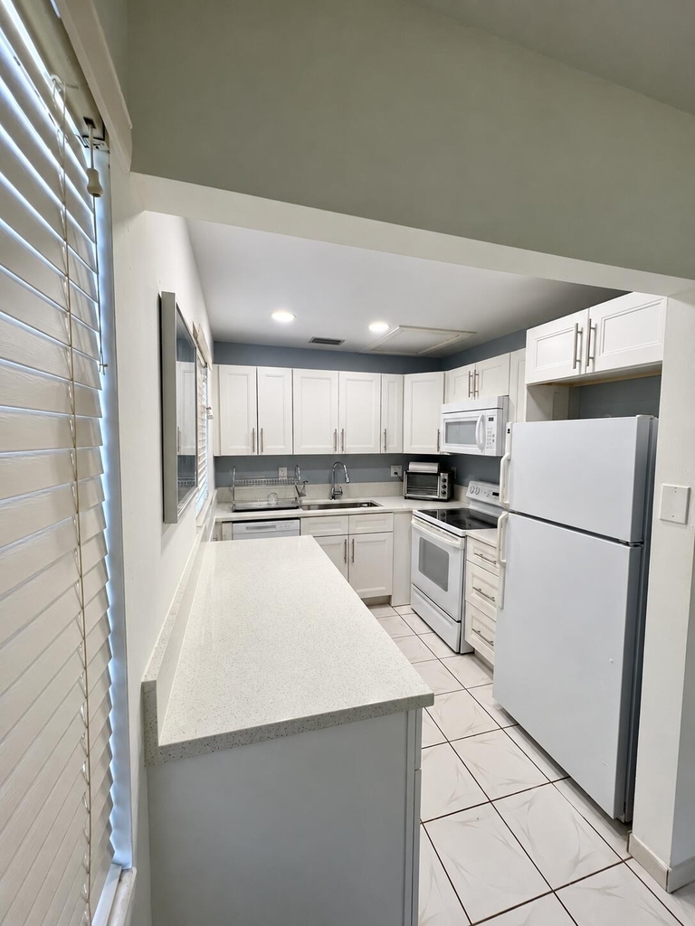 164 Mansfield D - Photo 1