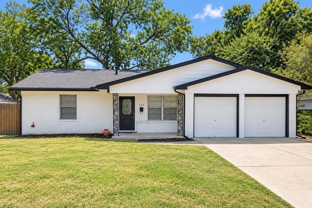 133 Baron Place - Photo 0