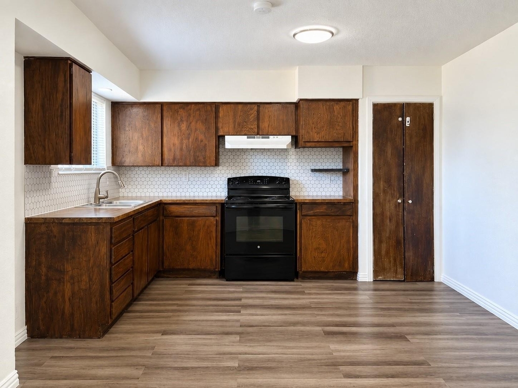 133 Baron Place - Photo 12