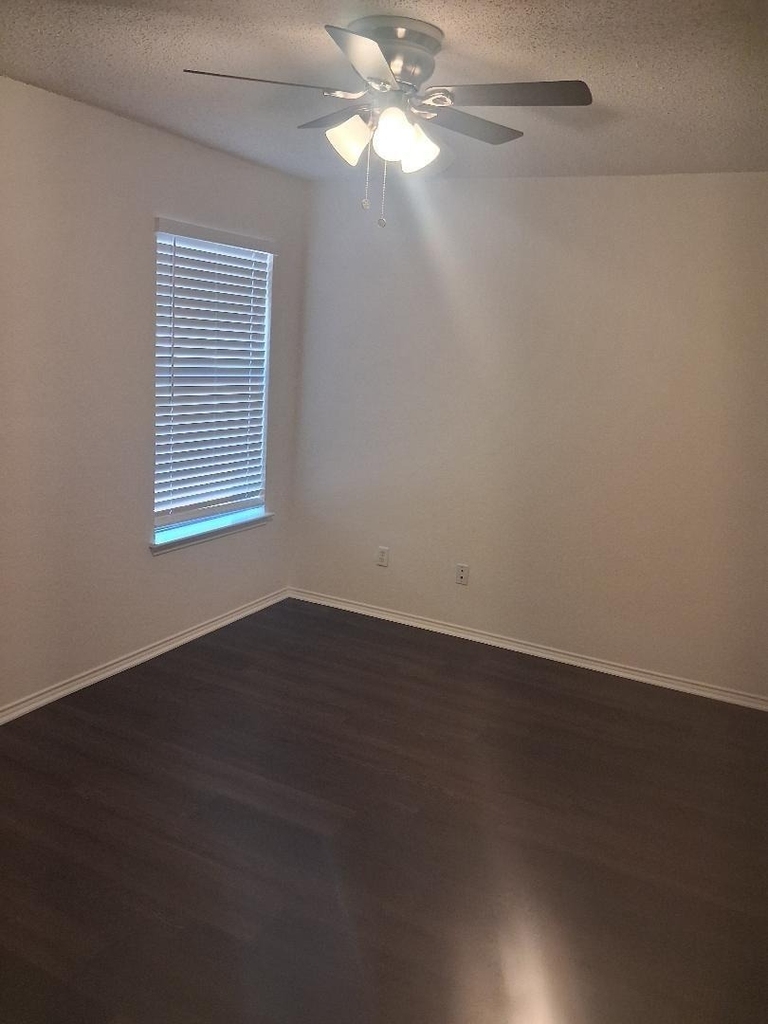1123 Greenview Lane - Photo 18