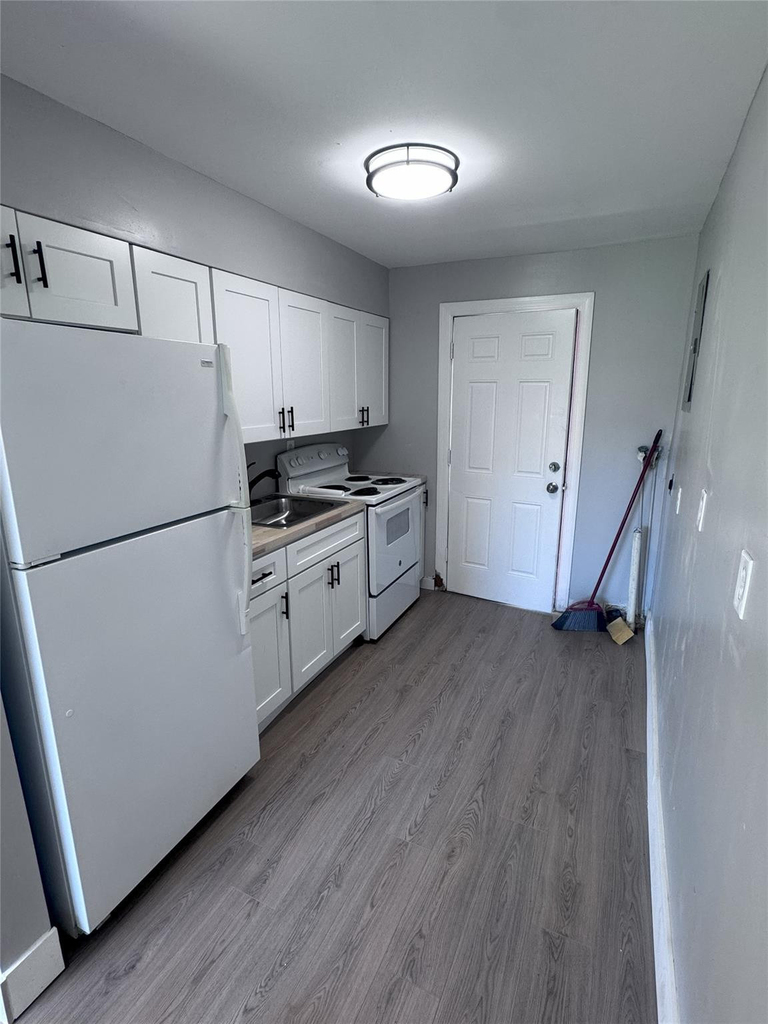 704 S Main Avenue - Photo 3