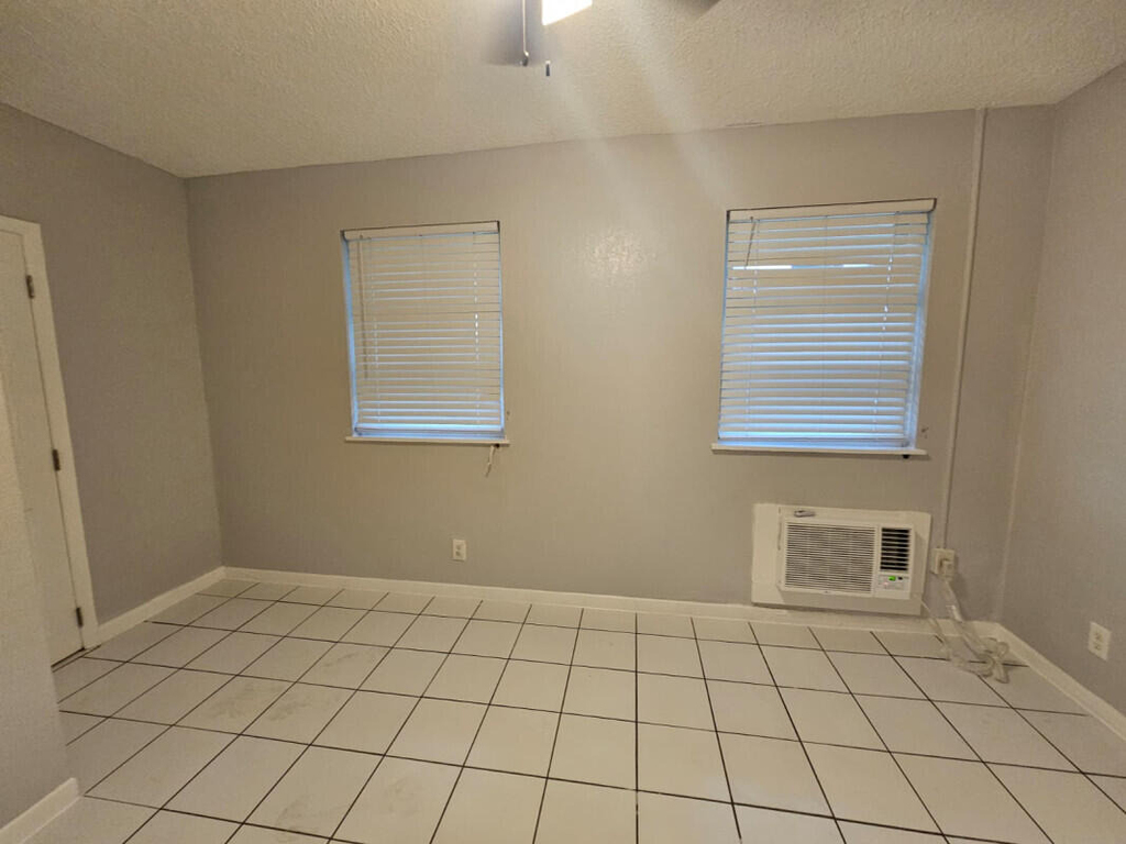 3000 Nw 5th Avenue - Photo 1