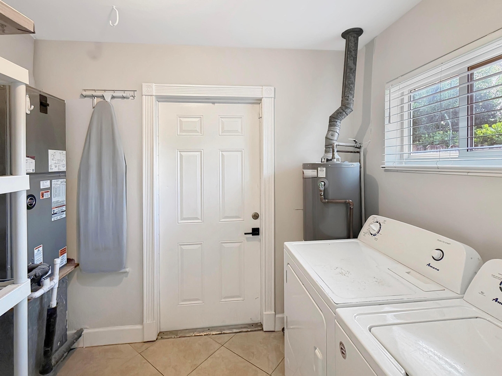 1321 Ne 46th Street - Photo 10