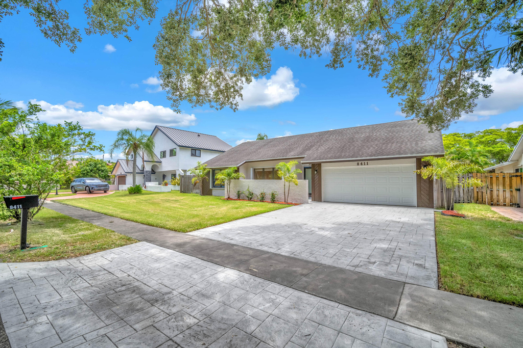 8411 Sw 57th Street - Photo 2