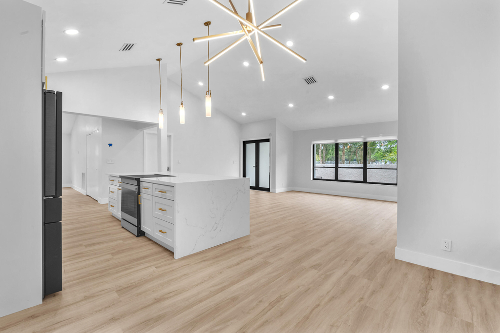 8411 Sw 57th Street - Photo 5