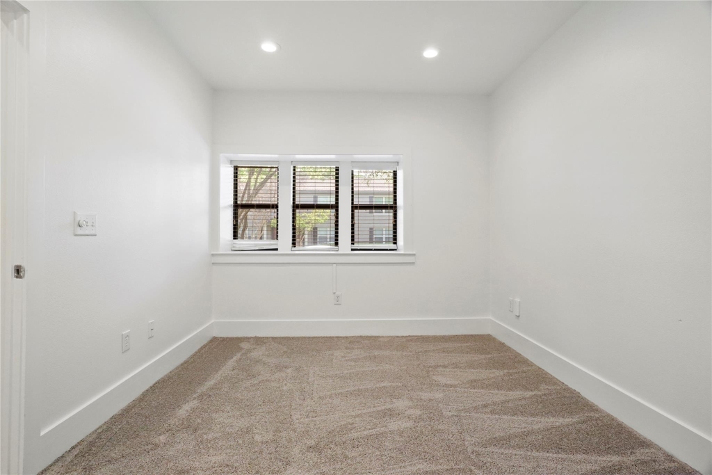 6346 Oriole Drive - Photo 5