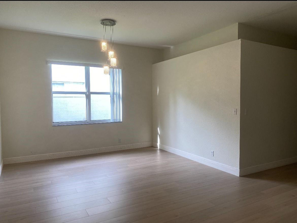 7953 Nw 70th Avenue - Photo 5