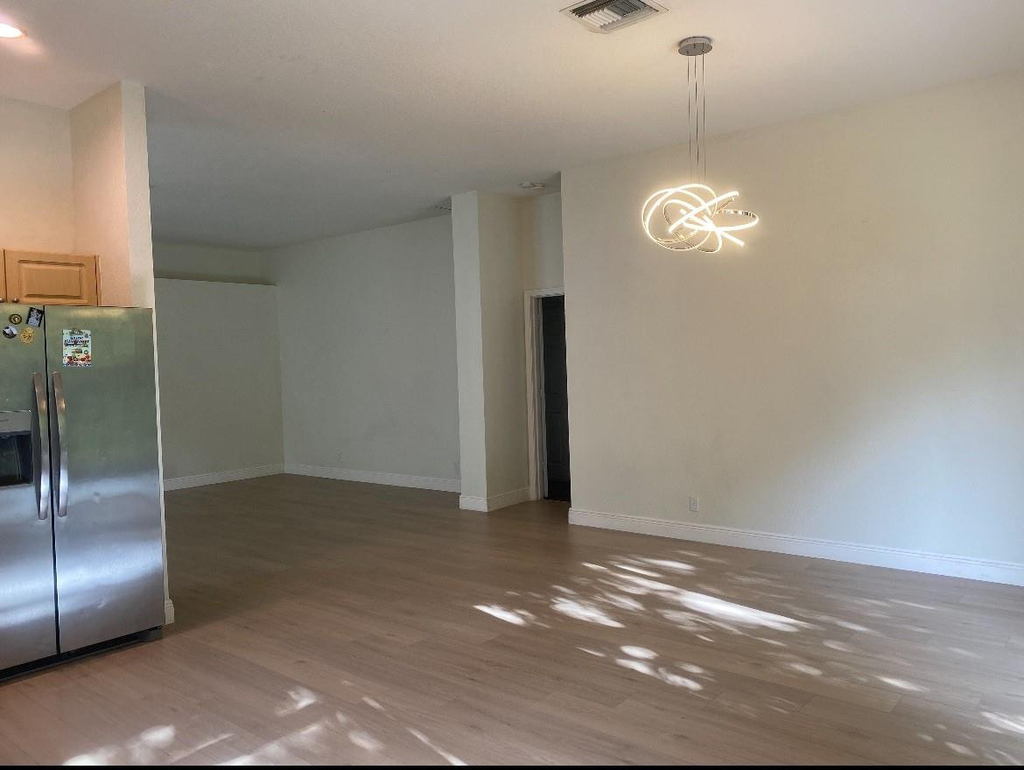 7953 Nw 70th Avenue - Photo 4