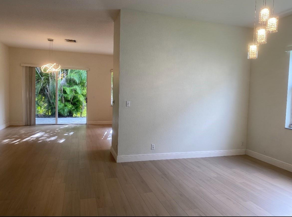 7953 Nw 70th Avenue - Photo 6