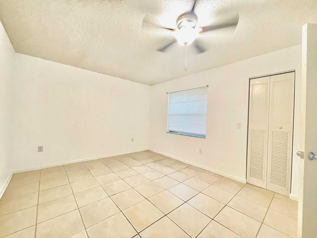 2302 Sunrise Boulevard - Photo 7