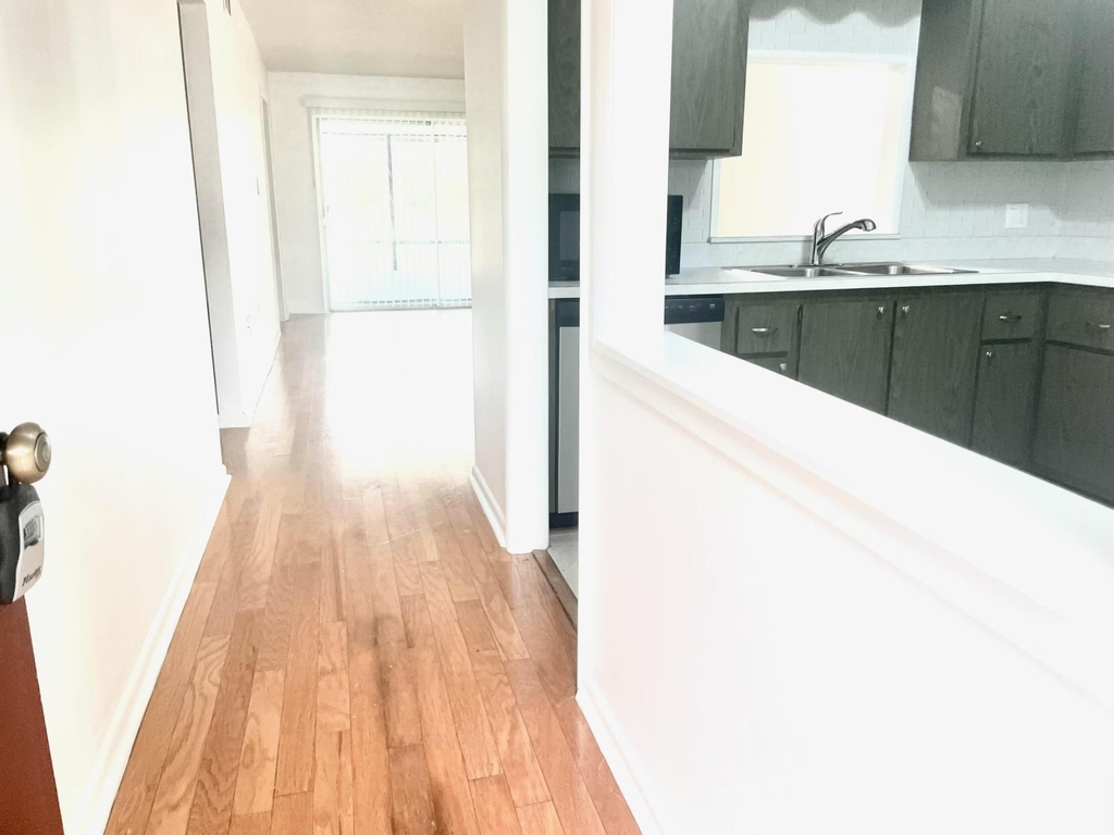 2302 Sunrise Boulevard - Photo 2