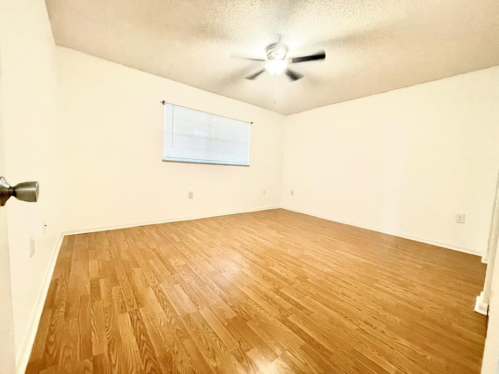 2302 Sunrise Boulevard - Photo 6