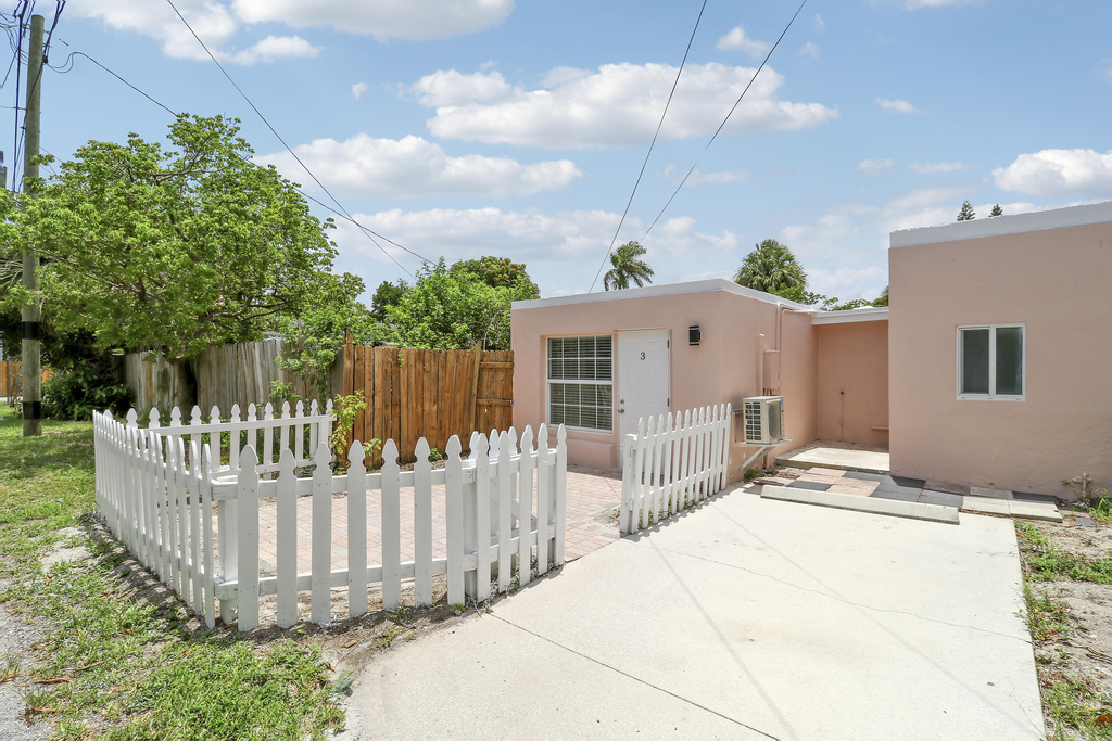 711 4th Avenue S - Photo 11