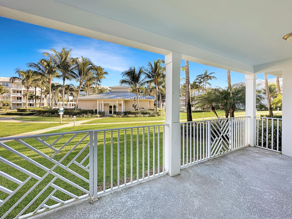 312 Bay Colony Drive N - Photo 0