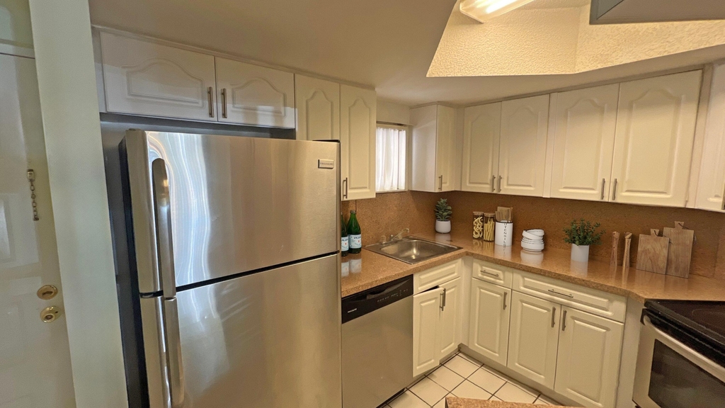 8343 Lake Drive - Photo 5